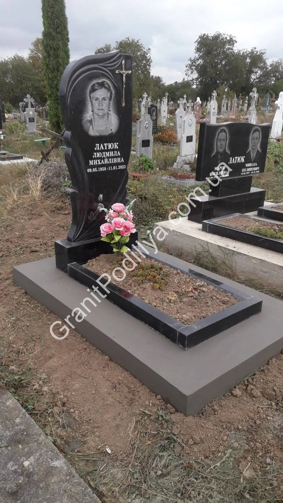 Подвійний пам'ятник з граніту - Кам'янець-Подільський | GranitPodillya